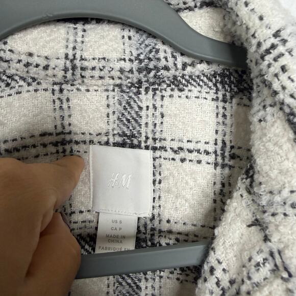 H&M Womens Jacket Size S Plaid White Black Shacket Button Front Oversized - Picture 3 of 12